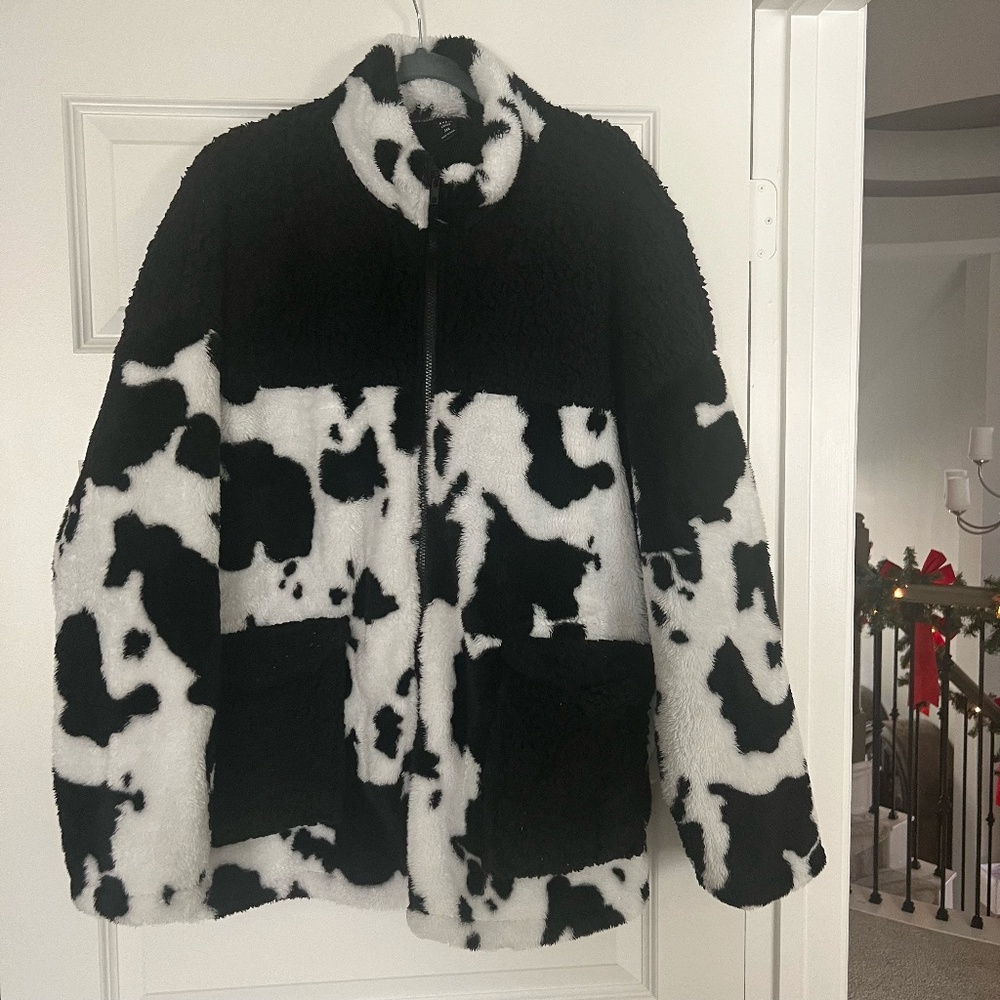 SHEIN Curve Black White Cow Print Fleece Fuzzy Warm Full Zip Jacket